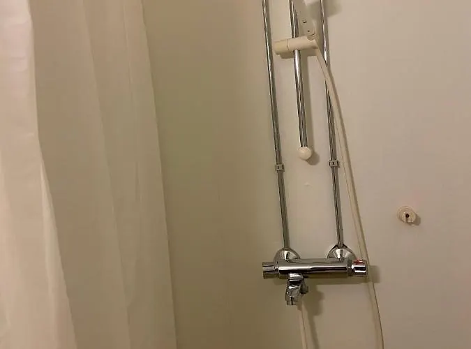 Hostel Cheap&shared In